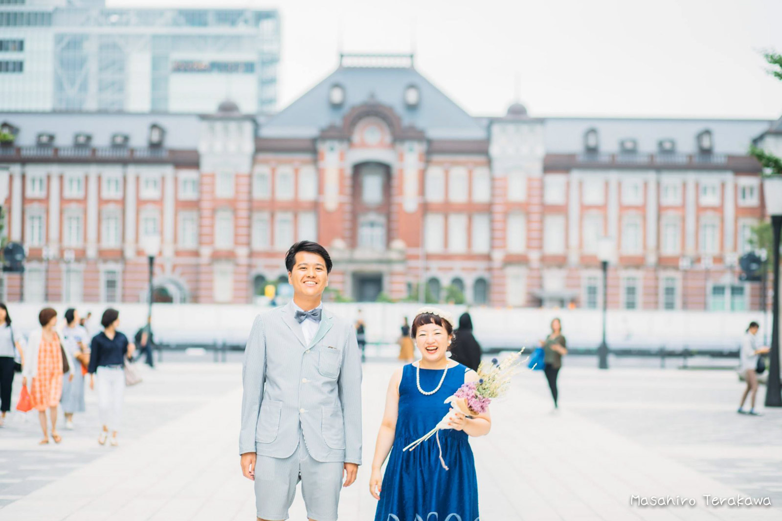 東京駅で丸ノ内中央口で結婚写真の撮影4